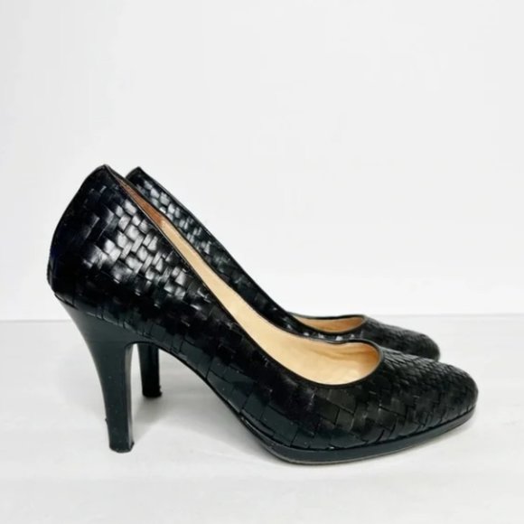 Black leather heels, size 7.5 - Picture 2 of 3